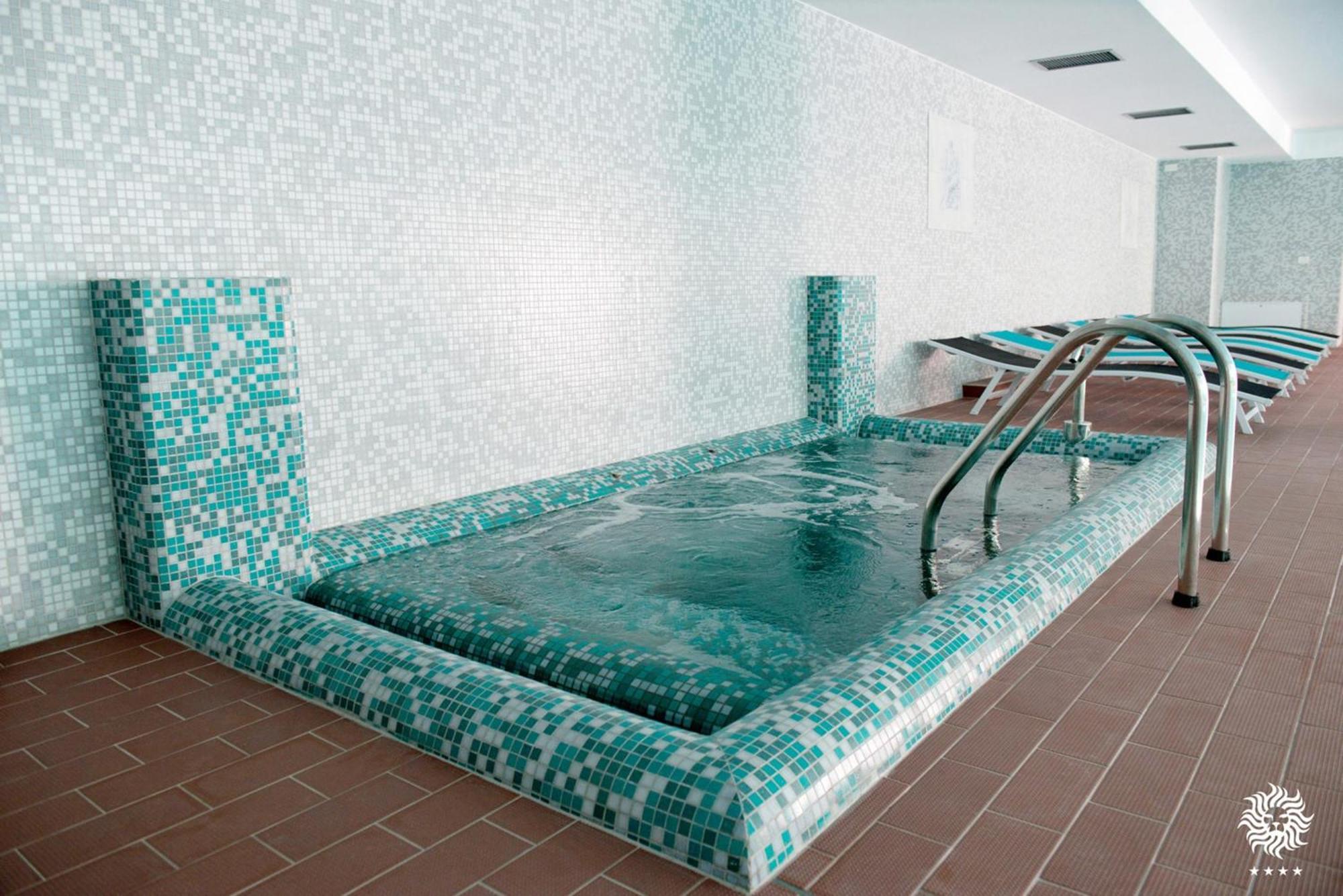 Hotel Leon & Spa Arad Exterior photo
