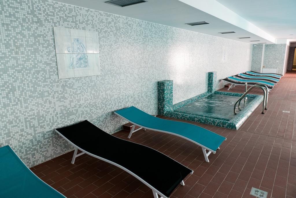 Hotel Leon & Spa Arad Exterior photo